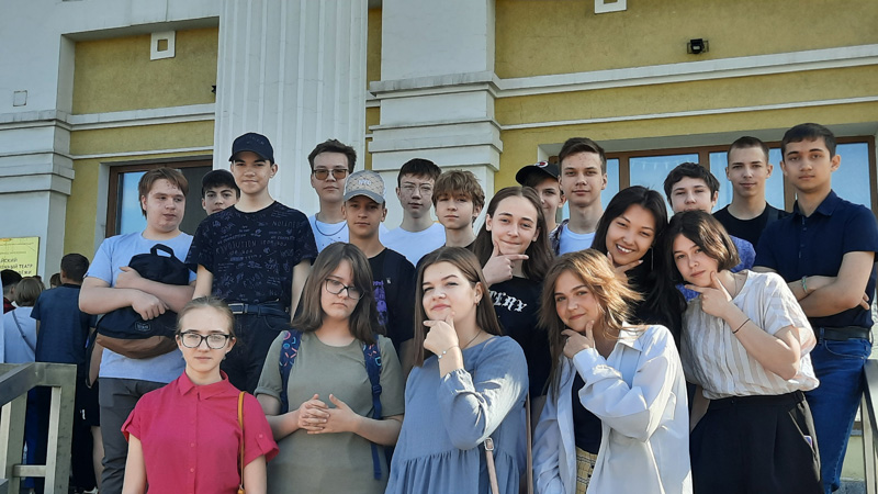 9В